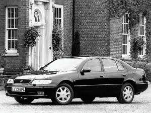 Lexus GS300 1993 года (UK)